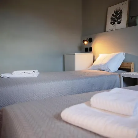 Door 21 - & Vandrarhem *