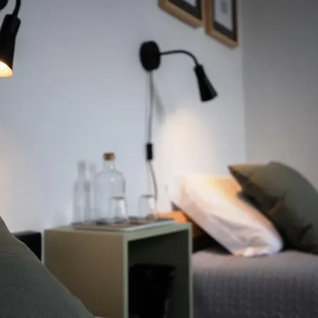 Vandrarhem Door 21 - & *