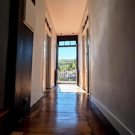 Door 21 - & Hostel