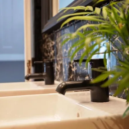 Vandrarhem Door 21 - & Bragança