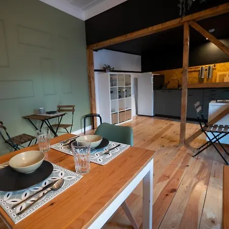 Door 21 - & Vandrarhem