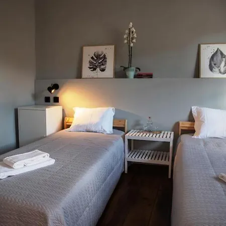 Door 21 - & * Bragança