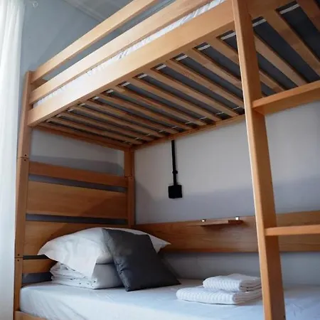 Door 21 - & Vandrarhem