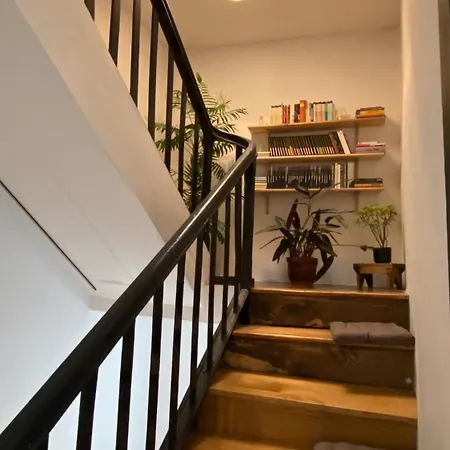 Door 21 - & * Bragança