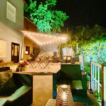 Door 21 - & Vandrarhem Bragança