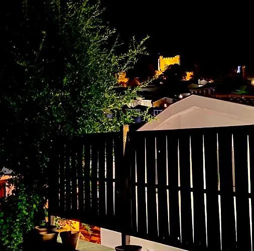 Albergue Door 21 - &