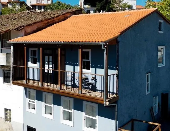 Door 21 - & * Bragança