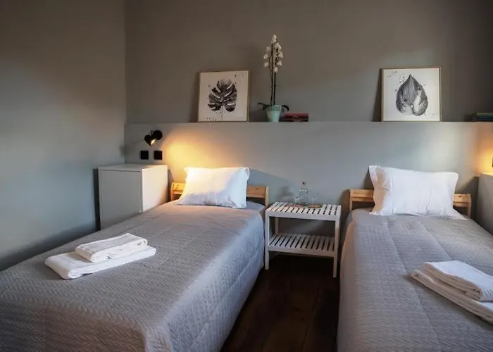 Door 21 - & * Bragança