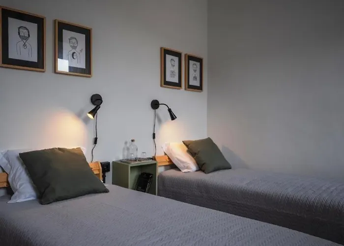 Door 21 - & * Bragança