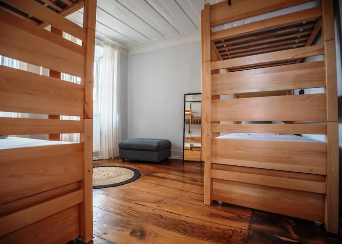 Albergue Door 21 - &